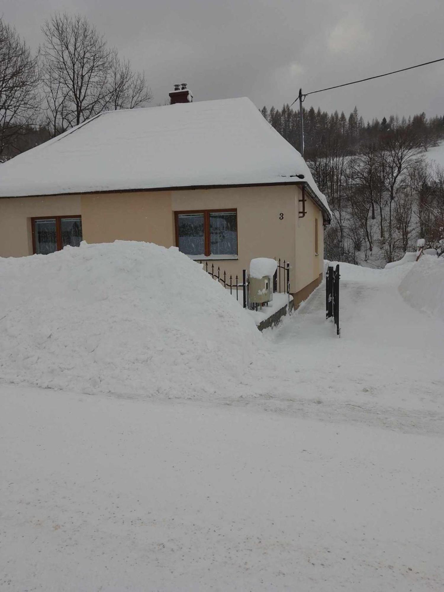 Domek Villa Relov Bagian luar foto